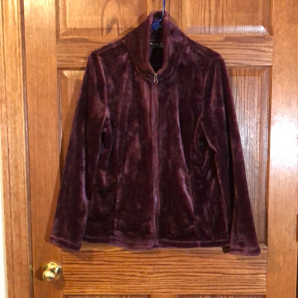 NEW LISTING! Heat Keep Sweater